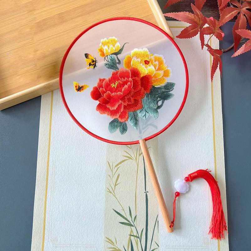 Embroidery Meaning - مروحة يدوية صينية تقليدية مطرزة، تصميم