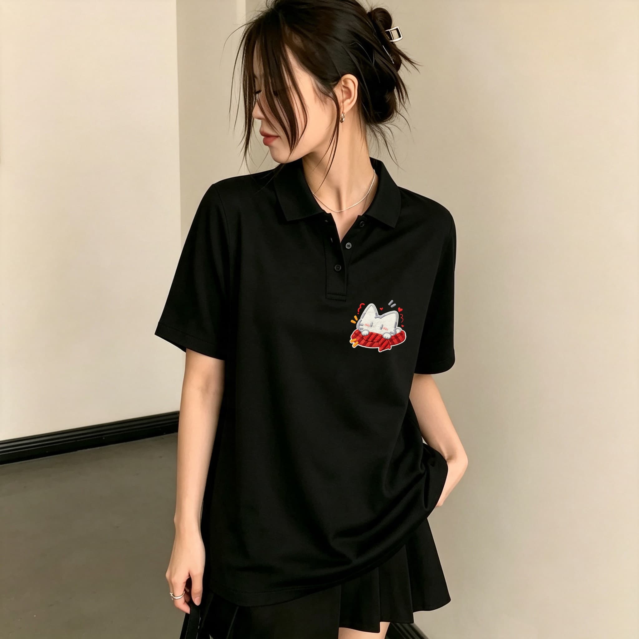 Embroidery On Black Shirt - قميص بولو نسائي أسود بياقة مطوية،