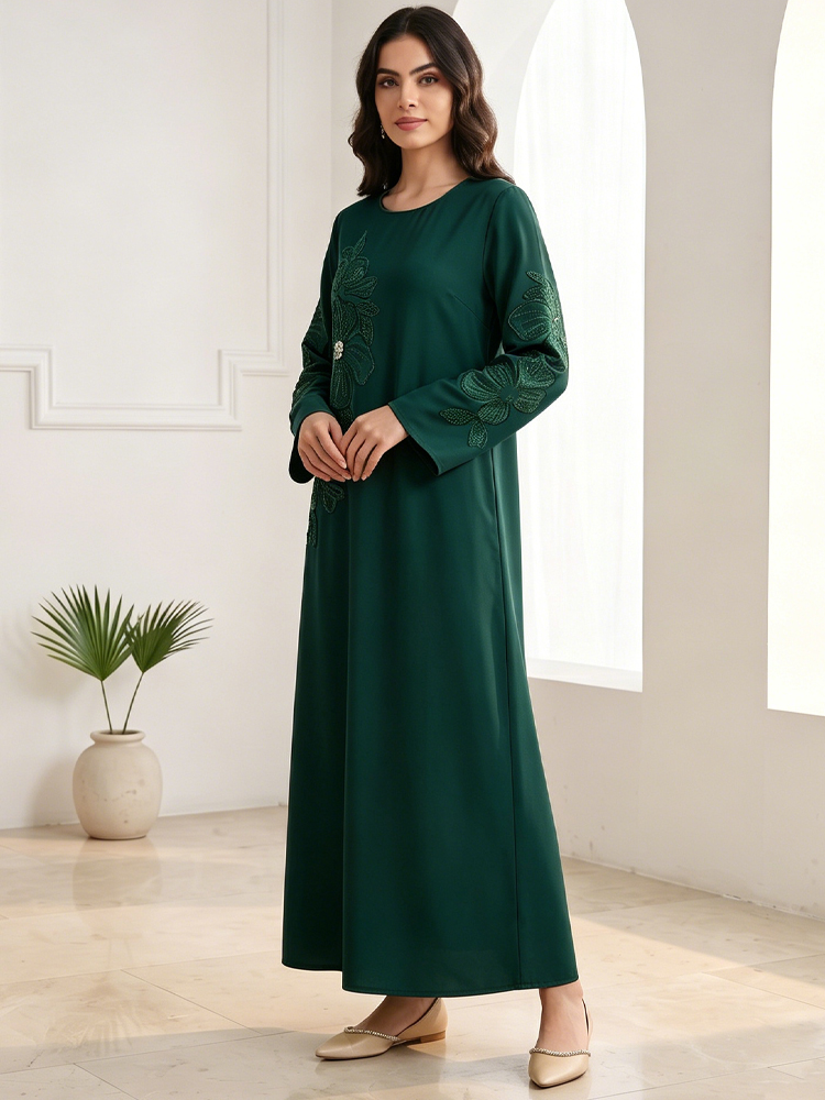 فساتين وعباءات تقليدية للنساء  - مراجعة Embroidery Kaftan وسعره