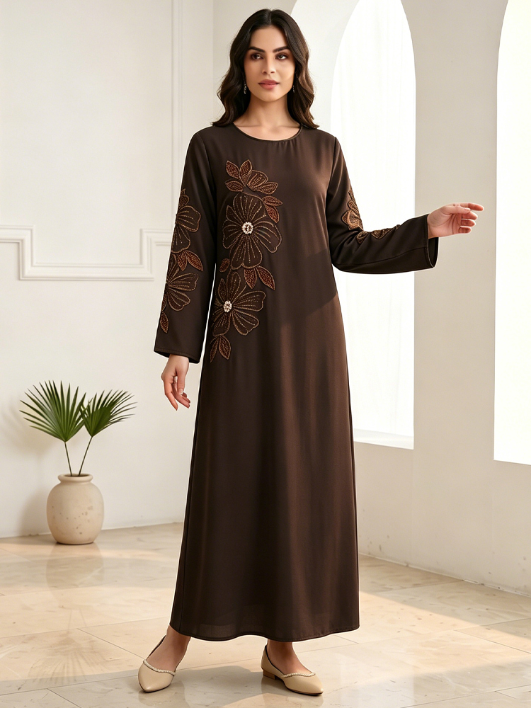 فساتين وعباءات تقليدية للنساء  - مراجعة Embroidery Kaftan وسعره