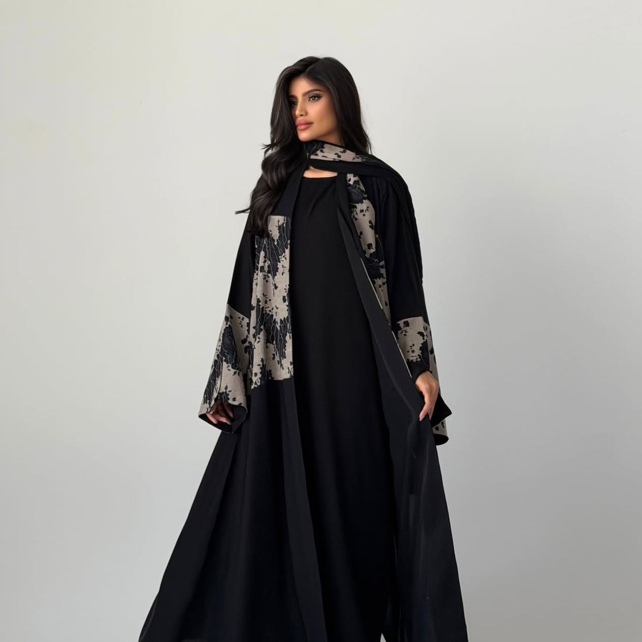 طقم عباية وحجاب نسائي للعيد من - مراجعة Embroidery Kaftan وسعره